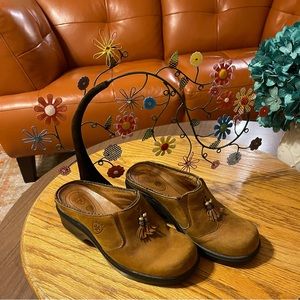 ARIAT Leather Clogs
